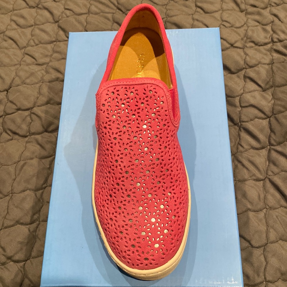 Jack Rogers Ronnie Slip On Sneaker- Raspberry